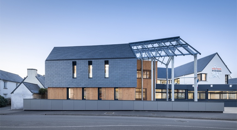passive office building Haut Pays Bigouden in French Brittany